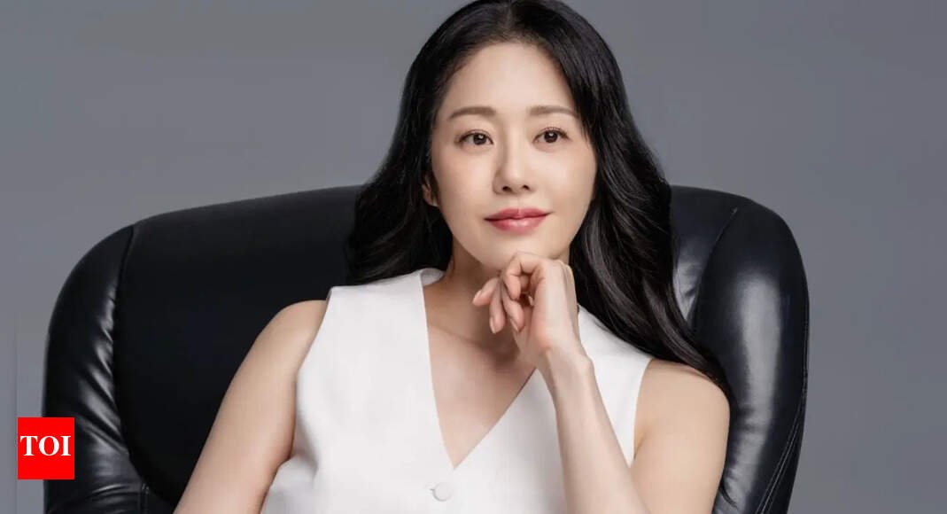 go-hyun-jung,-54,-shares-’32-with-two-kids’-story-and-returns-with-‘queen-mantis’
