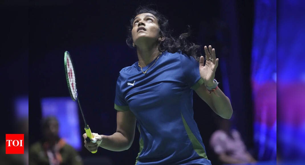 world-badminton-championships:-pv-sindhu-rallies-past-malaysia’s-letshanaa-karupathevan,-enters-round-of-16