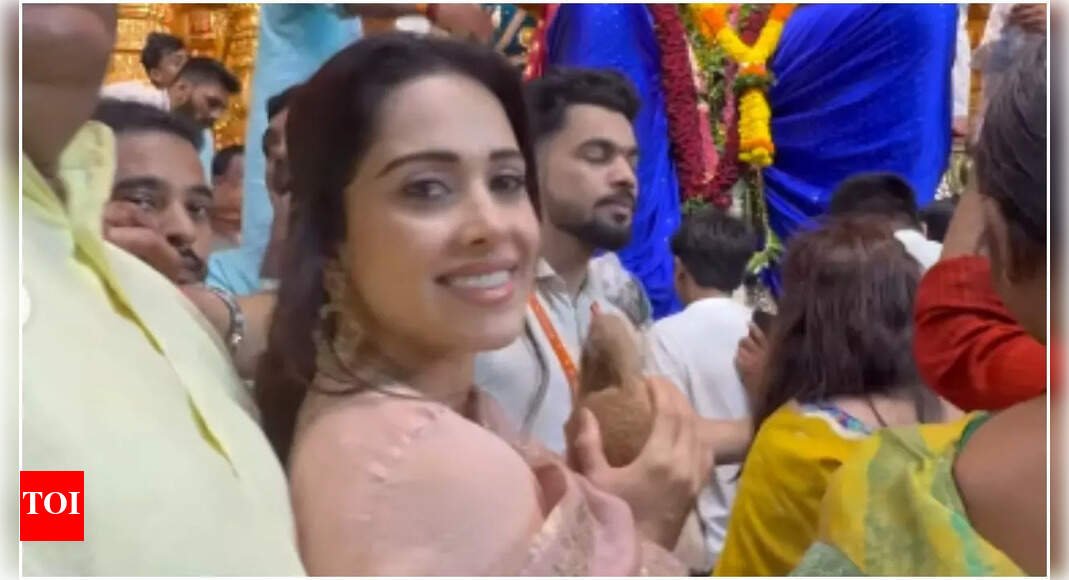 ganesh-chaturthi-2025:-nushrratt-bharuccha-visits-lalbaugcha-raja-to-celebrate-the-occasion-–-see-photos