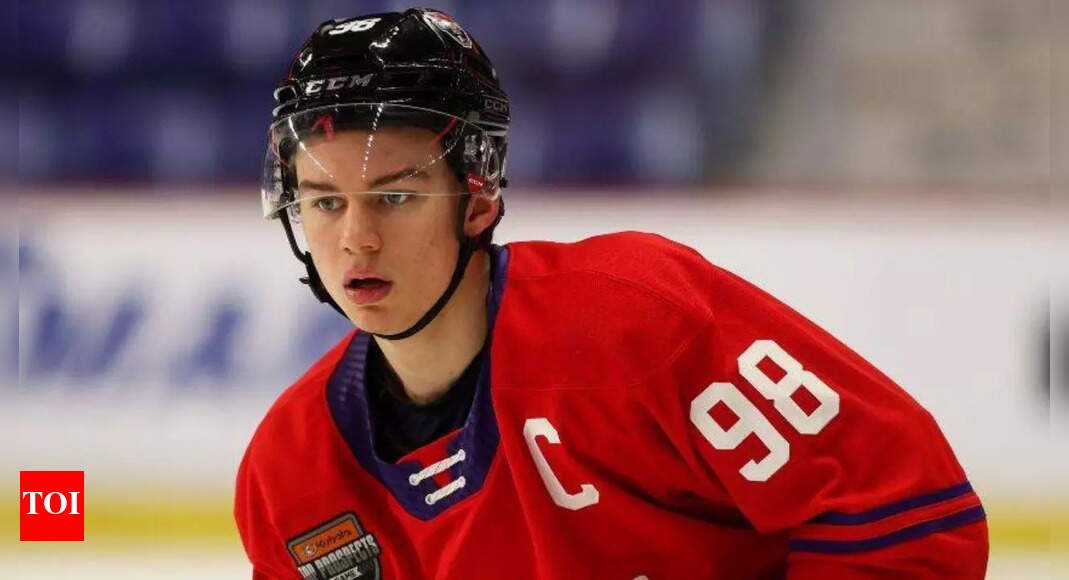 connor-bedard’s-contract-extension-could-wait-until-2026-despite-frank-nazar’s-$46m-deal,-says-nhl-analyst