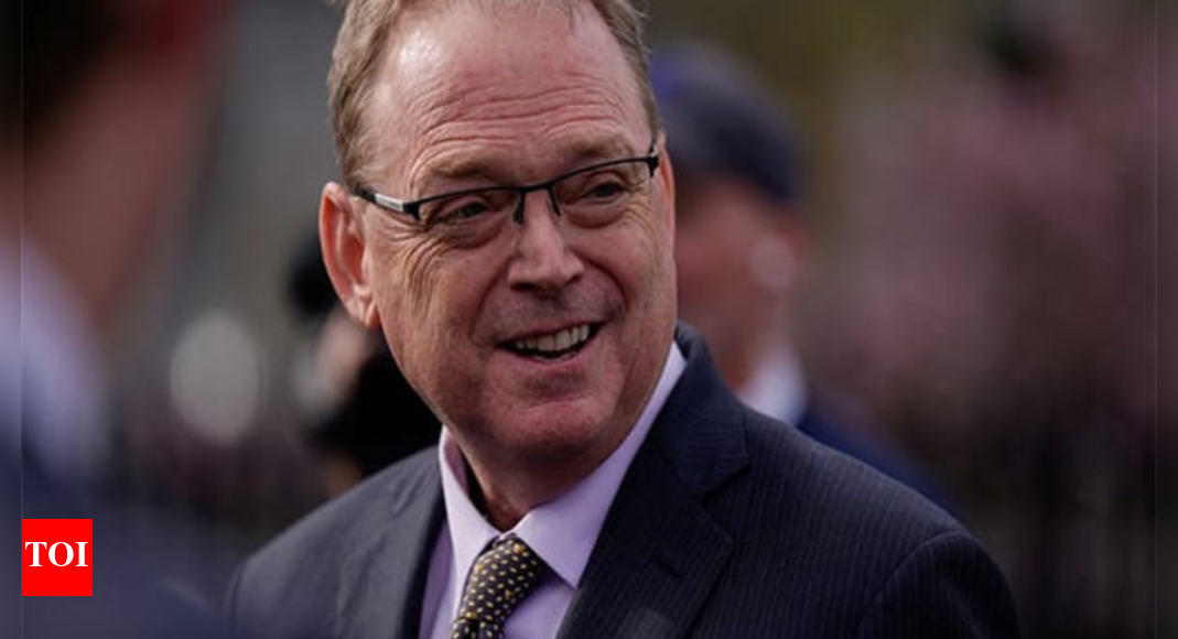 hassett-cites-india’s-‘intransigence’-as-us-tariffs-take-effect;-calls-ties-‘complicated’