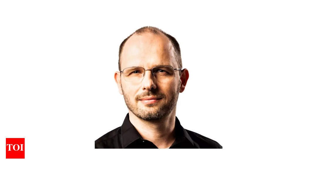 github-ex-ceo-thomas-dohmke:-measuring-ai-usage-doesn’t-mean-assessing-how-many-lines-of-code-someone-wrote-with-ai,-instead-it-is-about…