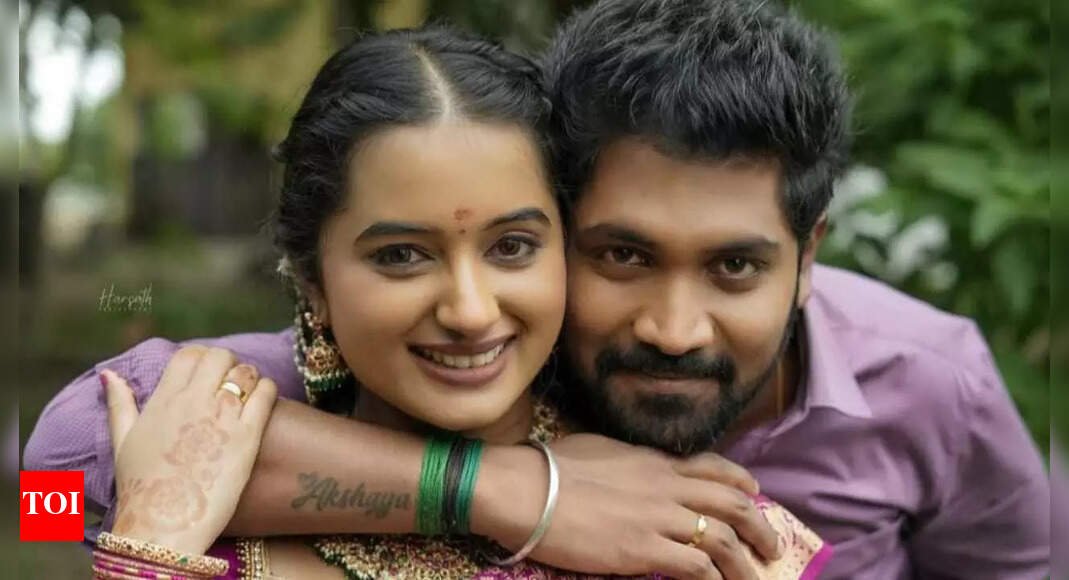 aha-kalyanam-actress-akshaya-kandamuthan-gets-engaged-to-long-time-bff-jainu-jai