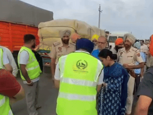 पंजाब-में-बाढ़-प्रभावितों-की-मदद-में-आया-पॉलीवुड:सिंगर-सरताज-ने-परिवारों-को-राशन-भेजा;-रेस्क्यू-टीम-के-साथ-जुटे-रहे-गायक-जस्सी