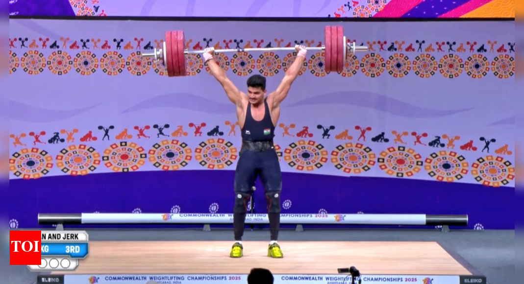 indian-weightlifters-bag-seven-medals,-set-new-records-at-commonwealth-championships-2025