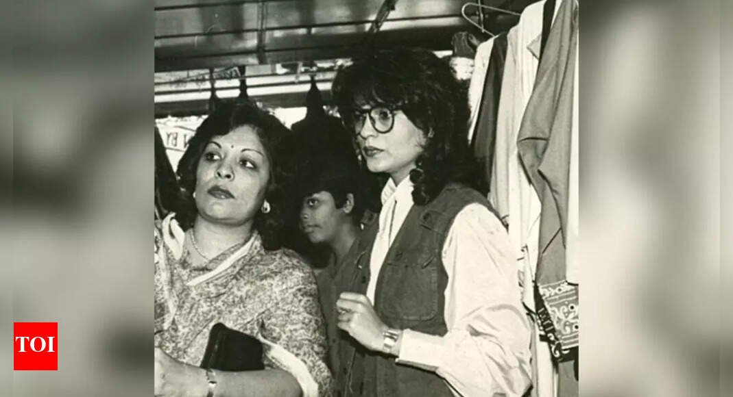 when-zeenat-aman-inaugurated-hiroo-johar’s-fashion-show,-young-karan-johar-was-left-starstruck—throwback