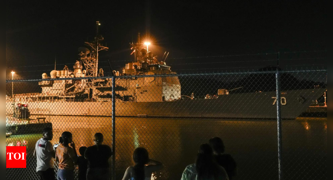 warship-enters-panama-canal:-large-buildup-of-us-forces-in-caribbean