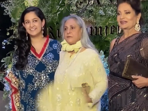 पैपराजी-के-लिए-बदला-जया-बच्चन-का-अंदाज:कैमरे-के-सामने-मुस्कुराती-और-पोज-करते-दिखीं,-बोलीं-चोरी-छिपे-फोटो-लेना-मुझे-पसंद-नहीं