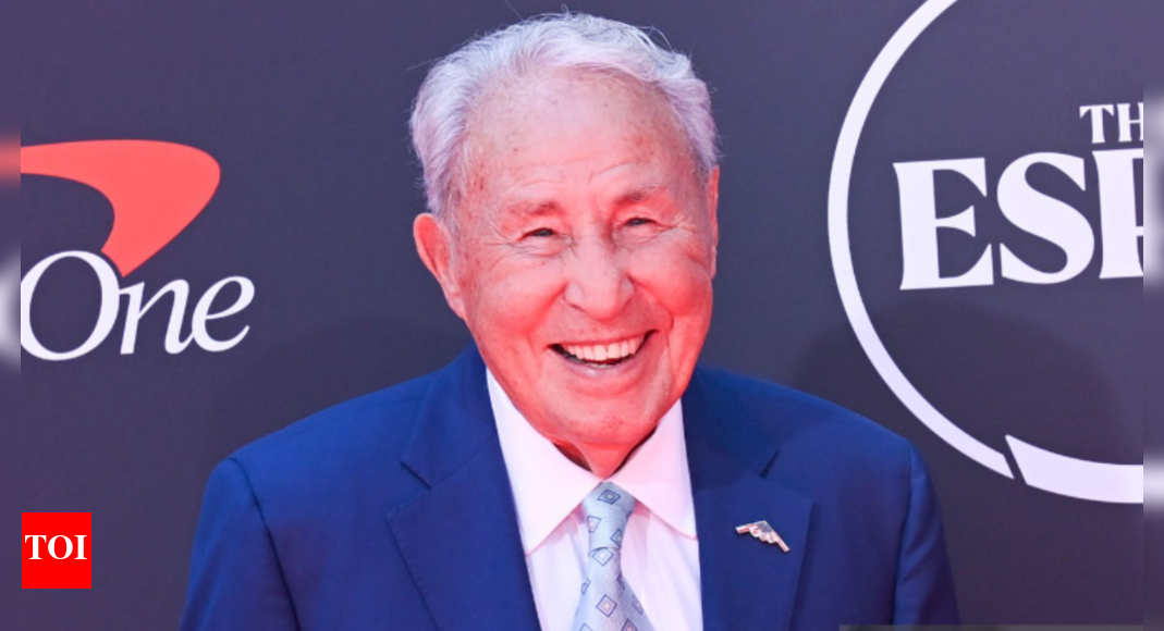 after-lebron-james’-tribute-to-lee-corso-goes-viral,-gabrielle-union’s-3-word-tribute-dominates-spotlight