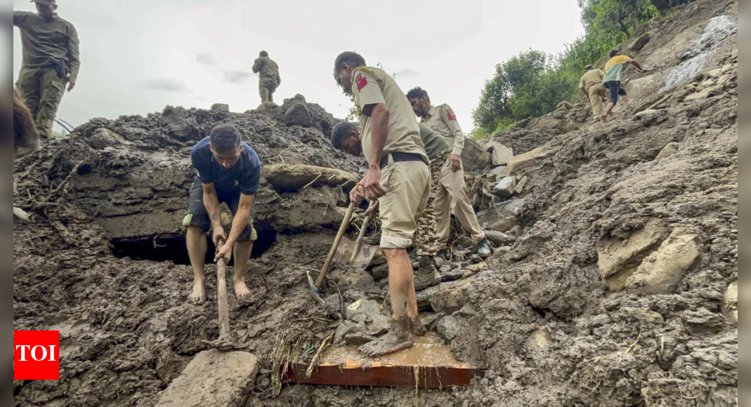 cloudbursts-rip-through-jammu’s-mountains,-11-dead-as-aug-rain-toll-climbs-to-122