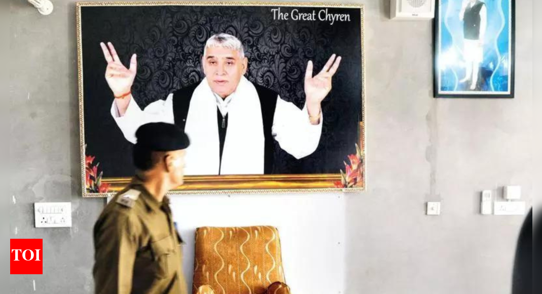 hc-suspends-satlok-ashram-preacher-rampal’s-sentence-after-10-years-in-jail