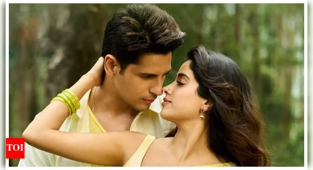 param-sundari-box-office-collection-day-2:-sidharth-malhotra-janhvi-kapoor-starrer-earns-rs-9-cr,-beats-mere-husband-ki-biwi