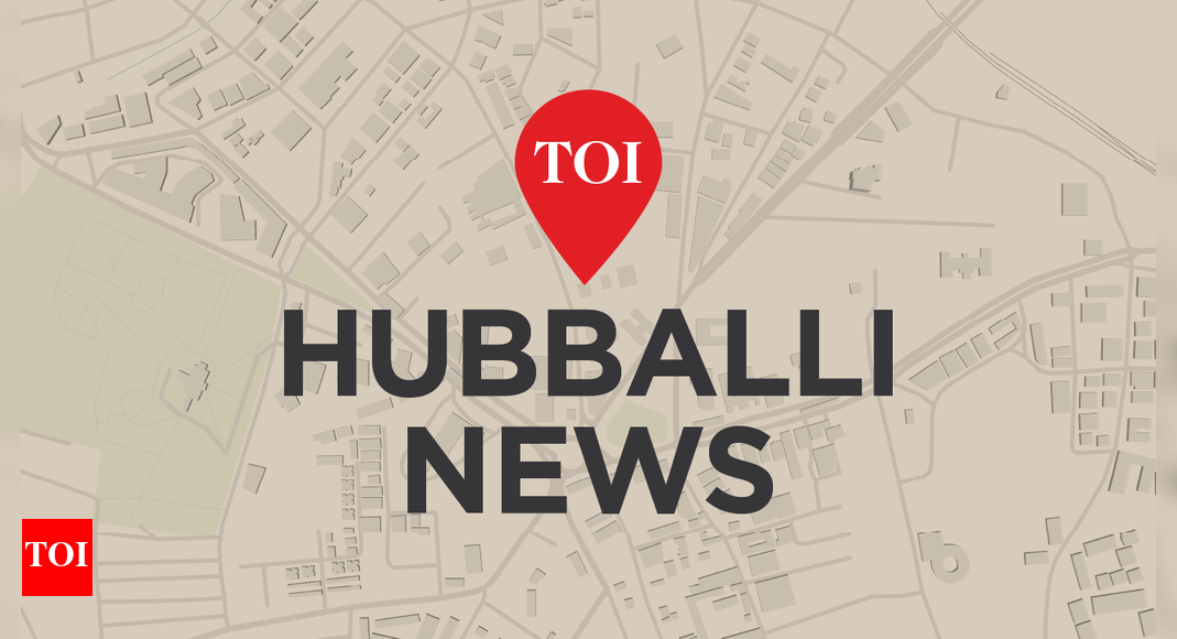 unlikely-visitor:-rat-at-rural-gadag-pandal-attracts-ganesha-devotees
