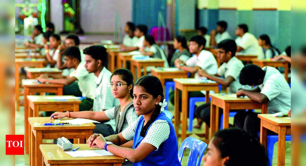 school-enrolment-in-india-hits-seven-year-low:-is-falling-birth-rate-to-blame?