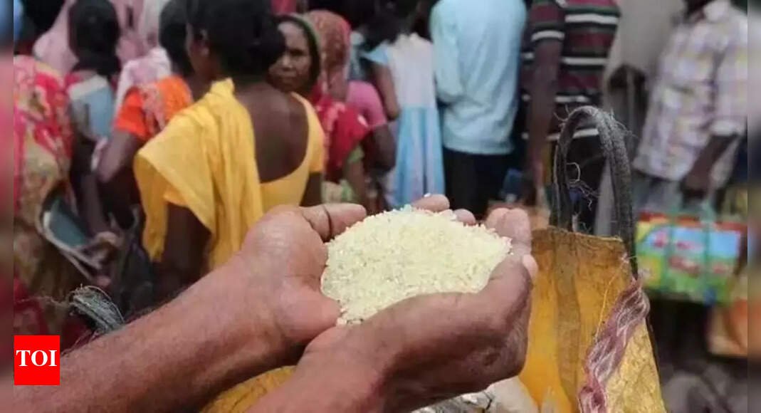 food-minister-to-review-states’-progress-in-removing-ineligible-free-ration-scheme-beneficiaries-today