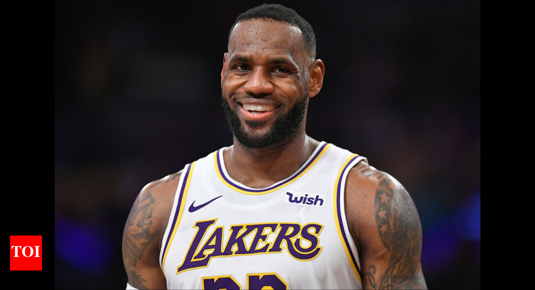 bron’s-vegas-nights:-lebron-james-raps-along-to-e-40-in-sizzling-dance-floor-performance