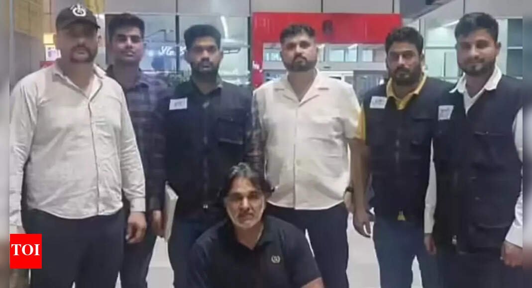 haryana’s-most-wanted-gangster-mainpal-badli-who-opened-disco-in-cambodia-deported