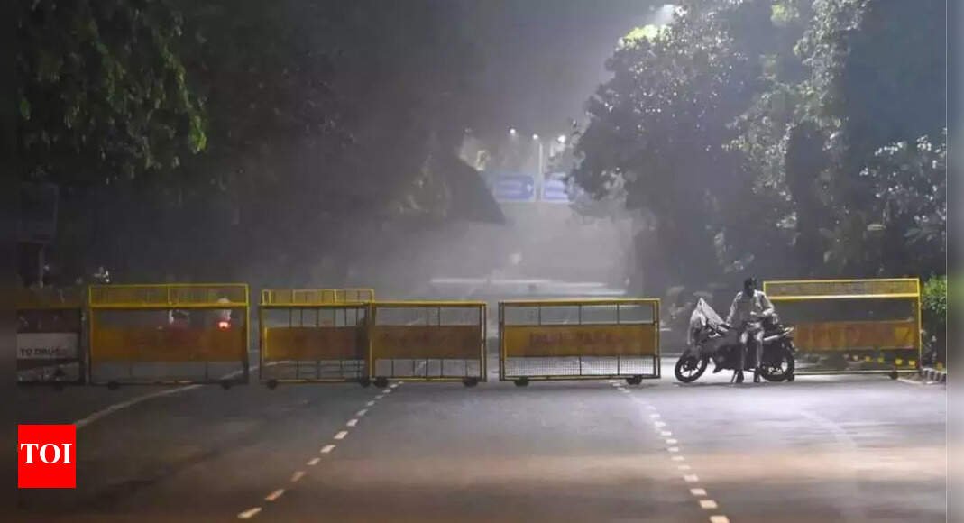 yamuna-threatens-delhi:-from-signature-bridge-to-rajghat,-fresh-advisories-issued