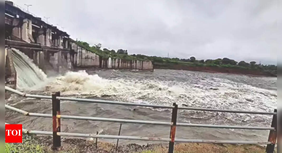 heavy-downpour-soaks-indore,-yashwant-sagar-gates-opened