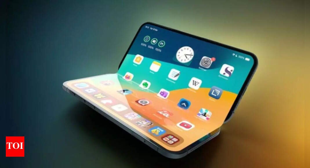 apple-foldable-iphone-expected-to-come-in-2026:-flexible-display-and-other-rumoured-information