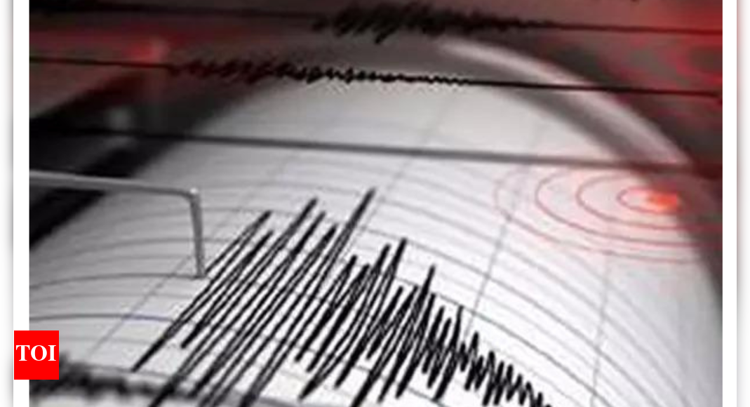 fresh-tremor-jolts-quake-hit-afghanistan;-toll-climbs-to-2,200