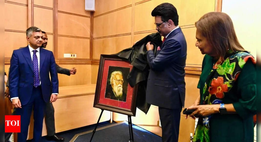 stalin-in-uk:-tamil-nadu-cm-unveils-periyar-portrait-at-oxford;-hails-‘self-respect-movement’