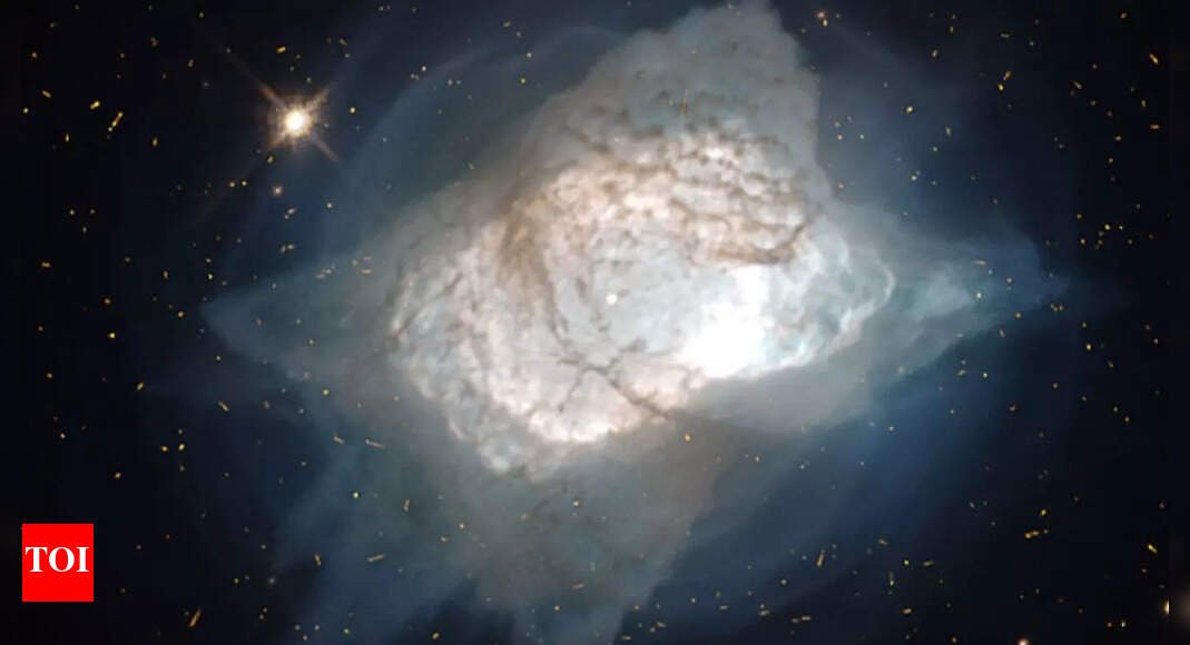 pillow-nebula-explained:-nasa-uncovers-four-cornered-structure;-hubble-captures-it