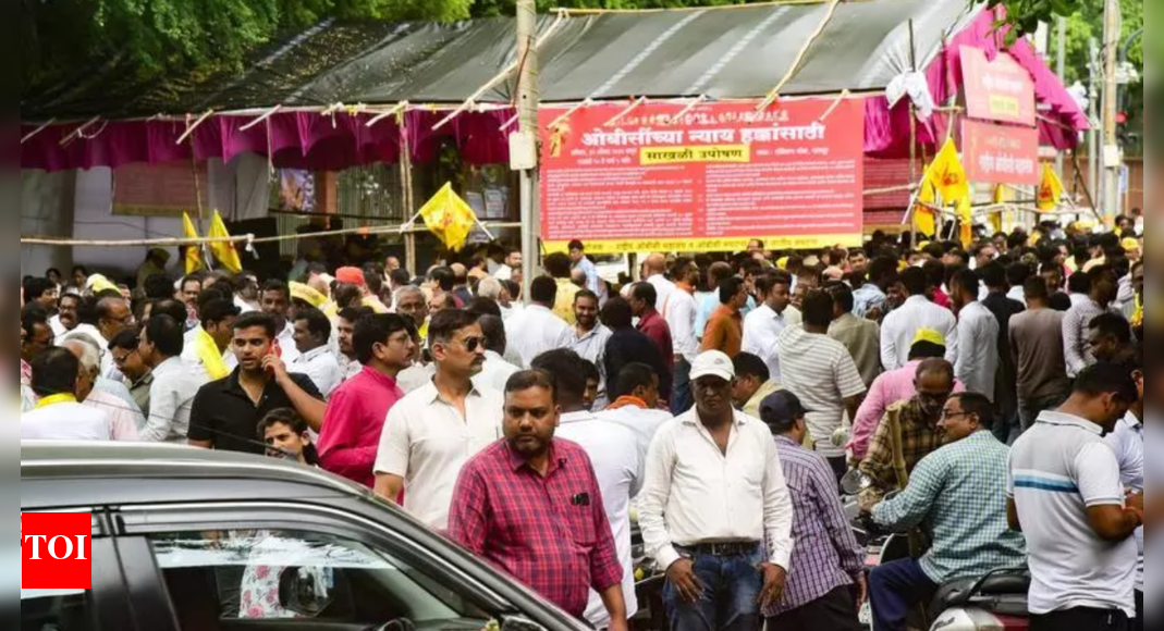 maratha-quota-storm:-fadnavis-dials-chhagan-bhujbal-after-cabinet-no-show