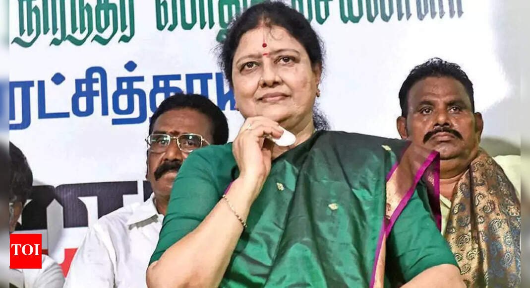 ‘will-restore-amma’s-rule’:-sasikala-rakes-up-aiadmk-unity-debate;-signals-political-comeback