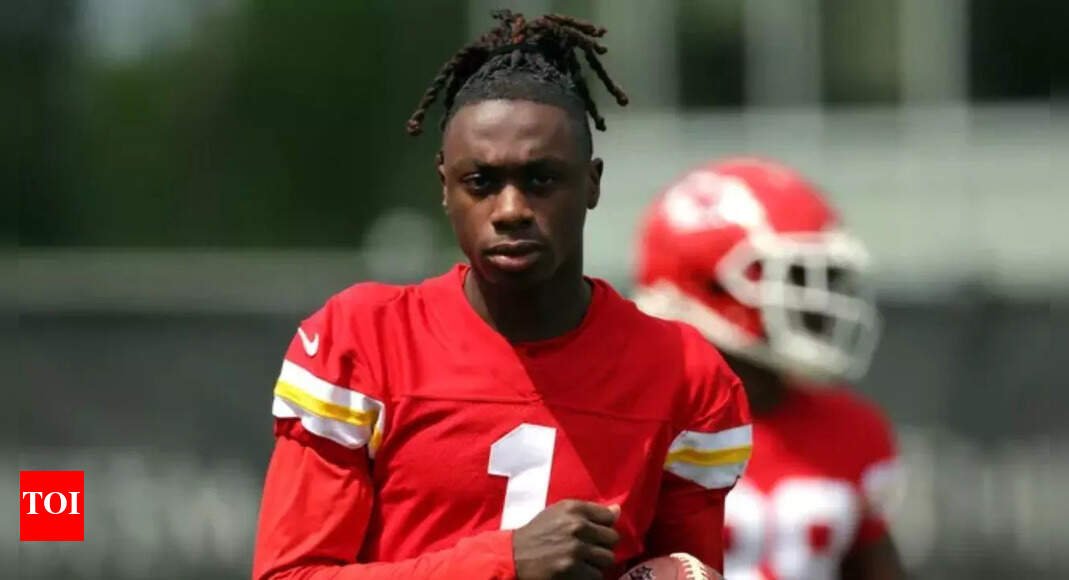 chiefs’-xavier-worthy-injury-update-has-fans-panicking:-here’s-what-experts-say