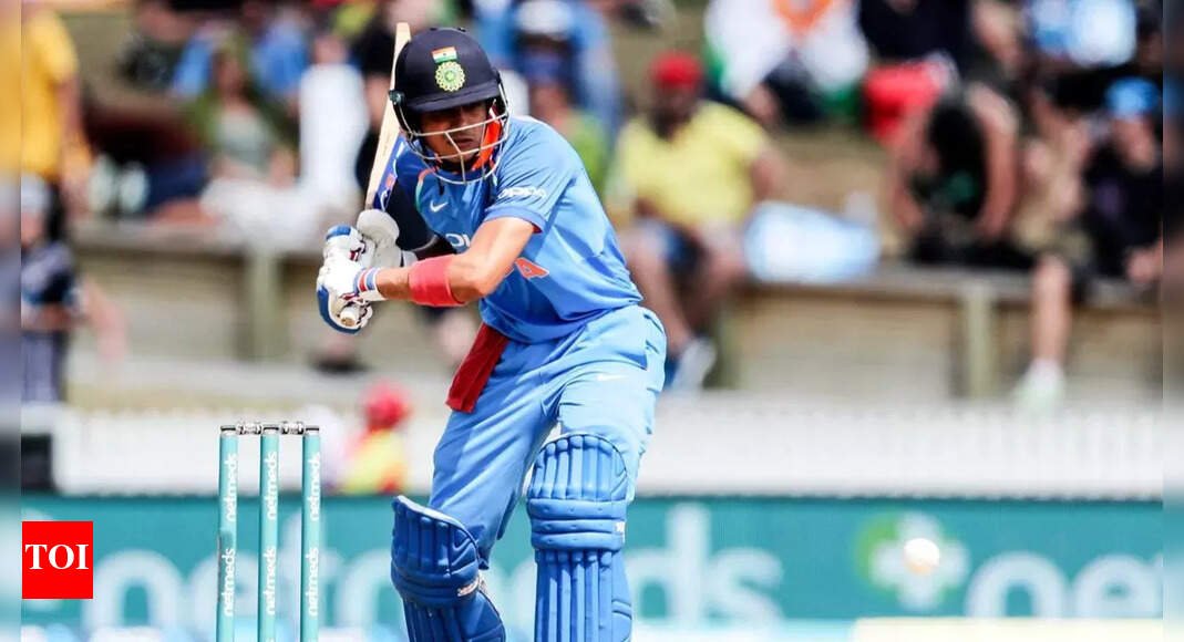 ‘isko-abhi-khila-do’:-how-gill’s-first-net-session-stunned-kohli,-dhoni,-shastri-–-ex-coach