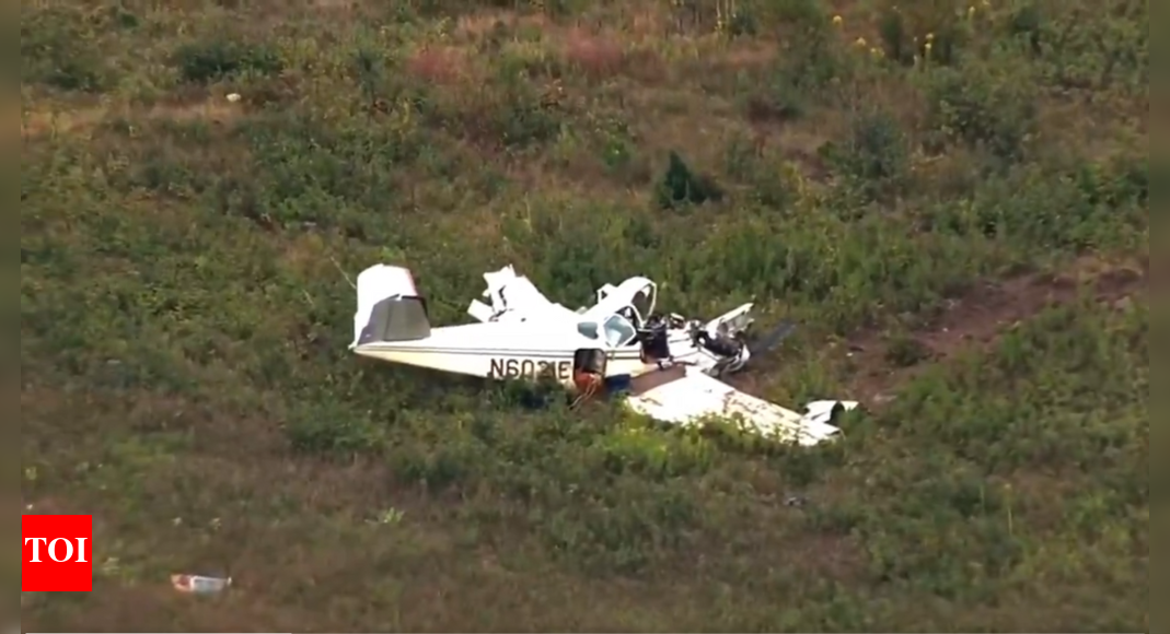 minnesota:-helicopter-crashes-near-airlake-airport,-bursts-into-flames