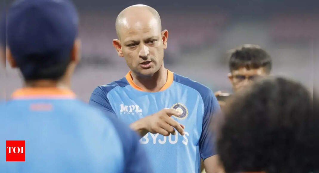 india-a-vs-australia-a:-kanitkar-at-helm-as-head-coach,-joshi-named-bowling-coach