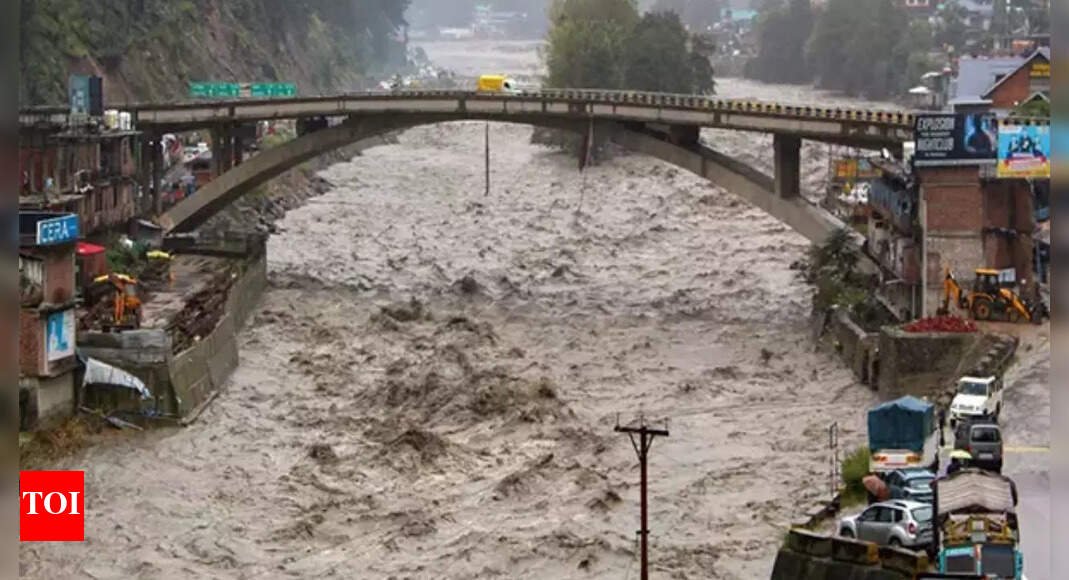 himachal-monsoon-fury:-death-toll-rises-to-366;-over-800-roads-blocked,-state-reels-under-destruction