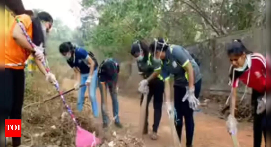 mangaluru-shramadan:-volunteers-join-hands-to-clean-kadri-temple-and-memorial