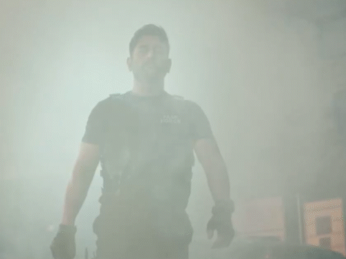 एमएस-धोनी-क्रिकेटर-से-एक्टर-बने:फिल्म-द-चेज-में-दिखेंगे,-टीजर-में-आर.-माधवन-के-साथ-फायरिंग-करते-दिखे-कैप्टन-कूल