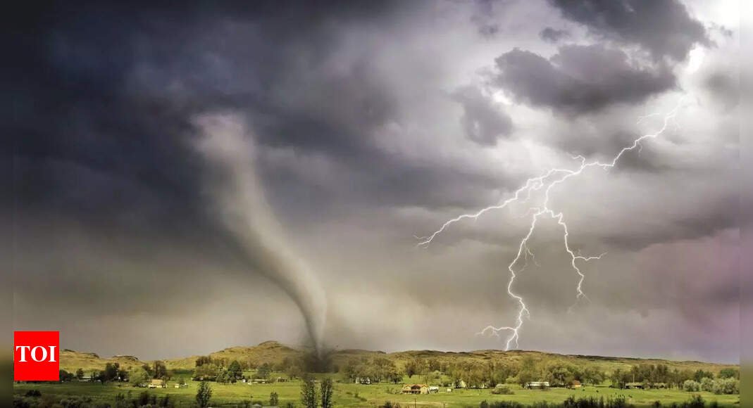 massachusetts-thunderstorm:-tornado-warnings,-forecasts,-safety-tips-&-more