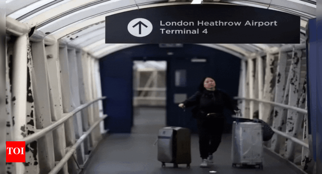 london-airport-emergency:-heathrow-shuts-terminal-4;-passengers-evacuated