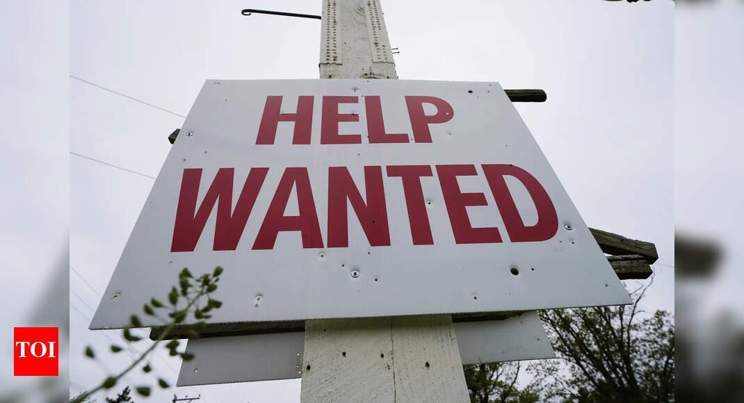 us-job-market:-employment-numbers-weaker-than-expected-in-2024-25;-over-911k-fewer-positions-created