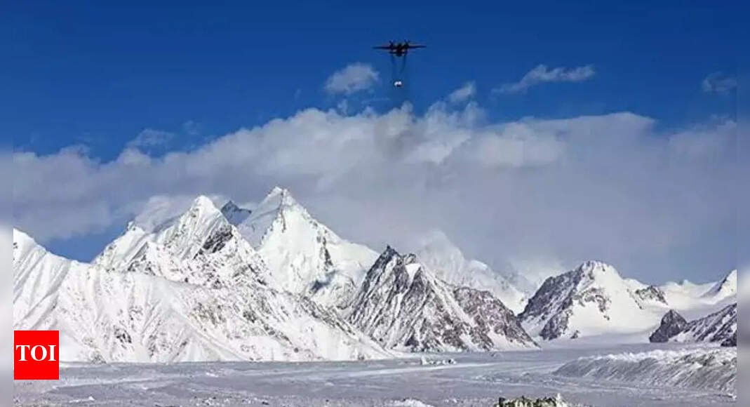 three-soldiers-killed-as-avalanche-strikes-army-base-in-siachen