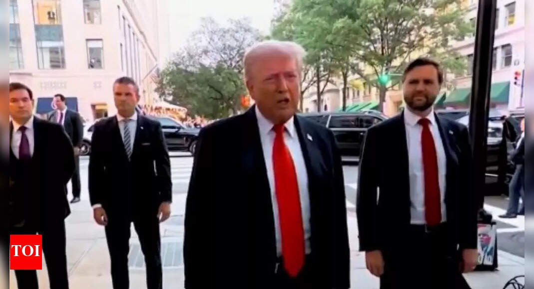 ‘very,-very-safe-city’:-trump-visits-washington-restaurant-for-dinner-amid-federal-police-crackdown;-watch