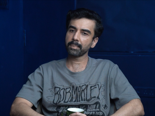 इंजीनियरिंग-छोड़-नवीन-कस्तूरिया-डायरेक्टर-बनना-चाहते-थे:सुलेमानी-कीड़ा-ने-बनाया-ओटीटी-स्टार,-बन-चुके-हैं-अमिताभ-बच्चन-भी