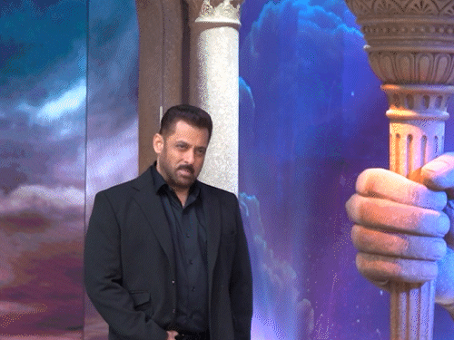 bigg-boss-19:-इस-वीकेंड-गायब-रहेंगे-सलमान-खान:18-साल-के-बाद-अरशद-वारसी-की-वापसी,-अक्षय-कुमार-देंगे-साथ