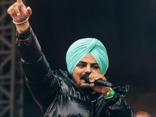 मूसेवाला-के-पिता-बोले-बेटे-के-कातिलों-को-देखना-चाहता-हूं:स्क्रीन-पर-साफ-नहीं-दिखते,-कोर्ट-ने-सुनते-ही-दिया-आरोपियों-को-पेश-करने-का-आदेश