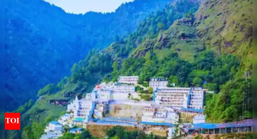 j&k:-vaishno-devi-yatra-to-resume-tomorrow-after-19-day-halt