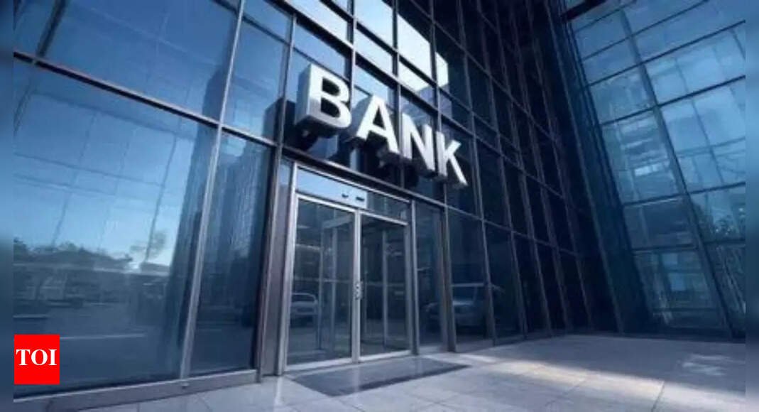 dfs-secy-urges-psbs-to-boost-global-competitiveness-and-governance
