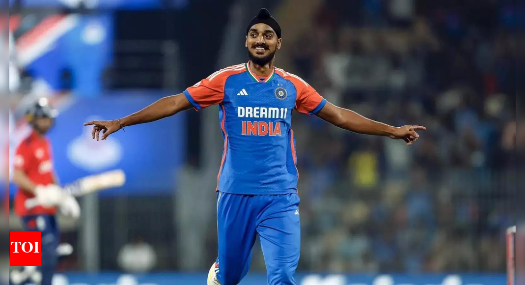 ‘arshdeep-singh-deserves-to-play’-–-r-ashwin-lambasts-india’s-t20i-selection