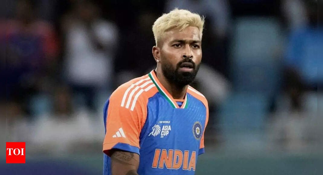 hands-folded!-hardik-pandya-gets-emotional-during-national-anthem
