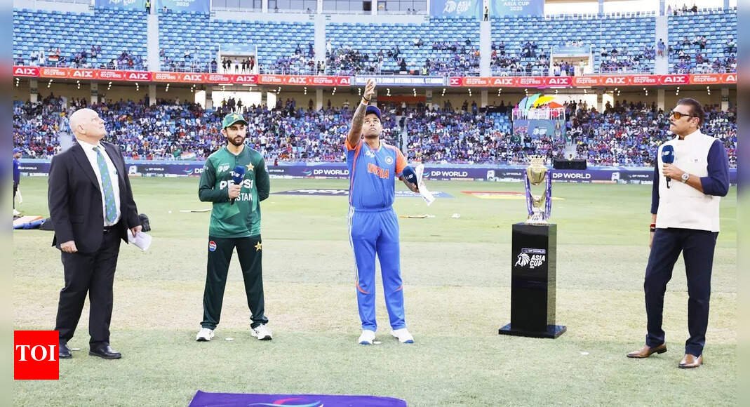 sky-refuses-handshake-with-pak-captain:-what-happened-at-toss?