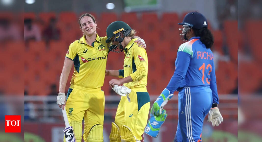 butter-fingered-india-drop-catches-as-oz-clinch-first-women’s-odi